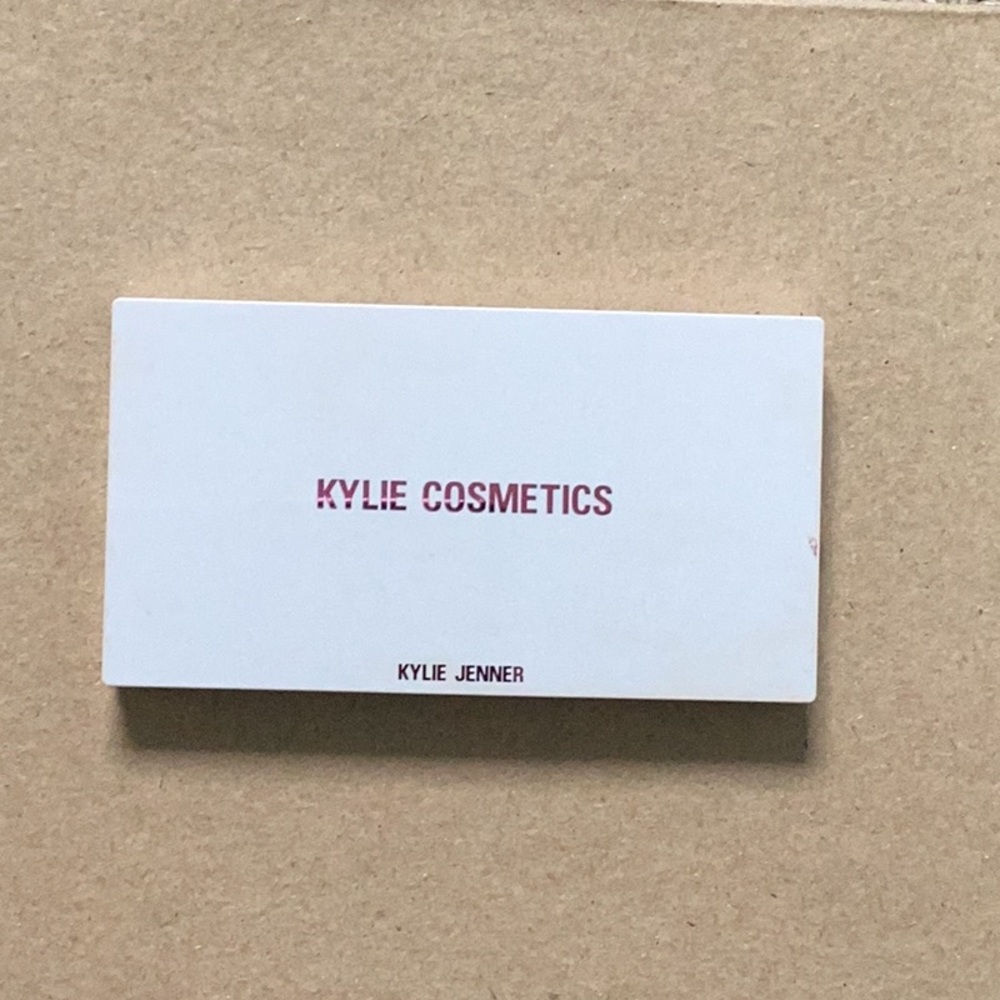 Kylie Jenner The Mauve Eyeshadow Palette